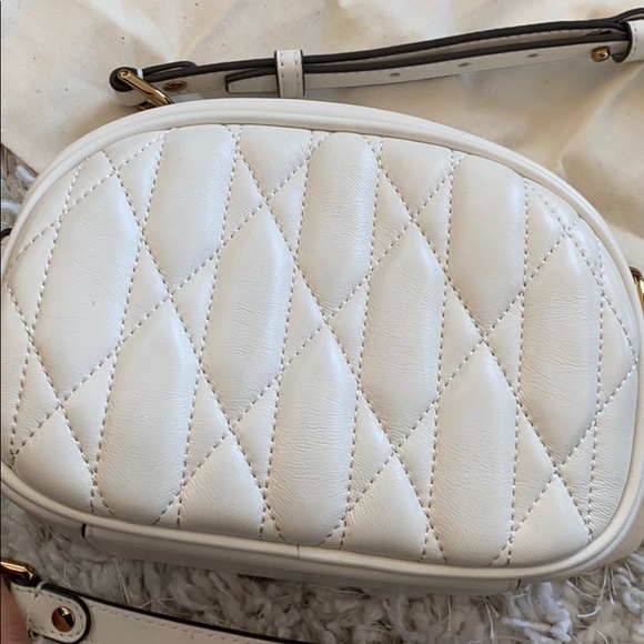 Tory Burch Kira Quilted Camera Bag - Picture 5 of 7